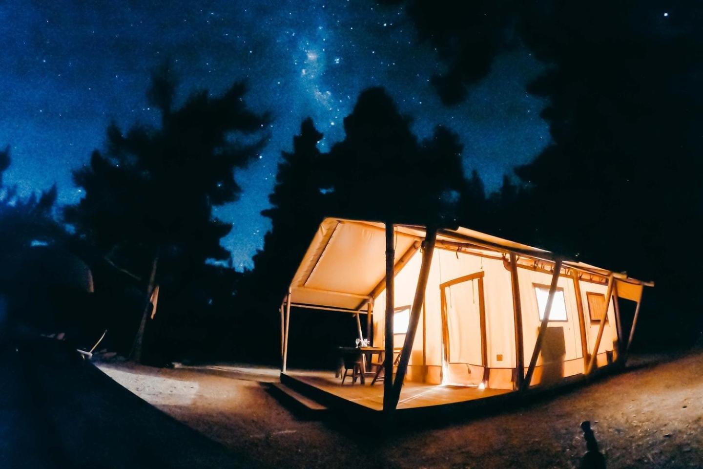 The Camp - Lake Hawea Kültér fotó